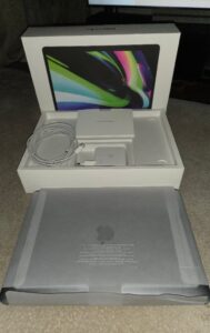 MacBook Pro 13” M2 | 8GB/256GB | Z.G.A.N. | Compleet in doos