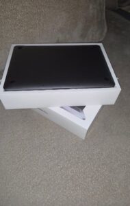 MacBook Pro 13” M2 | 8GB/256GB | Z.G.A.N. | Compleet in doos