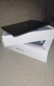 MacBook Pro 13” M2 | 8GB/256GB | Z.G.A.N. | Compleet in doos
